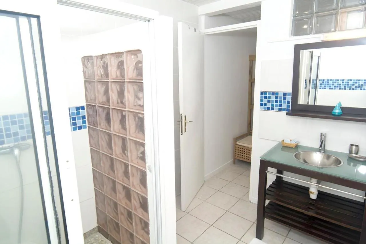 Appartement Moderne A Fort De France Terrasse Equipee 50 M² 0*, Fort-de-France